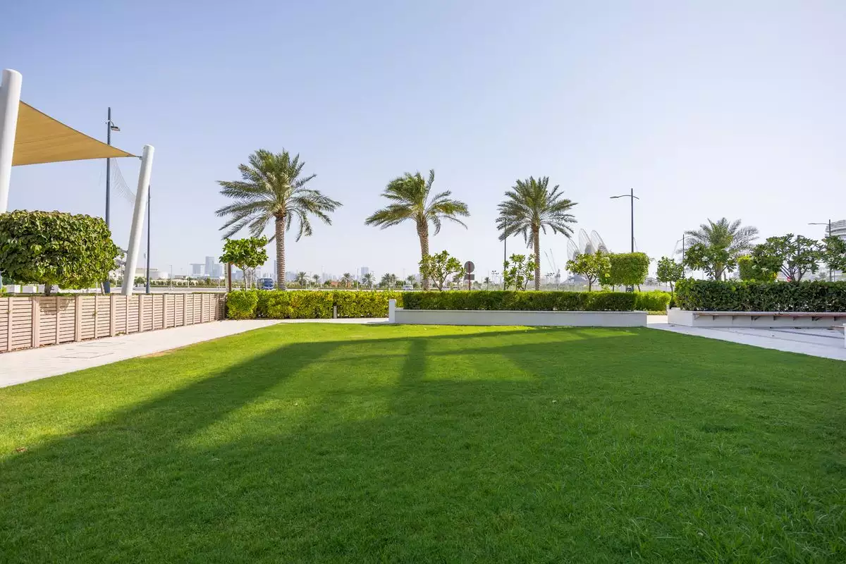 Flat 291m² in UAE, Abu Dhabi. Priced at 5349335€ rent photo-25