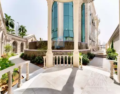 Buy in UAE for 10737766€