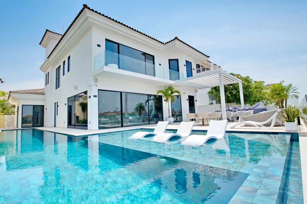 Villa 530m² in UAE, Dubai. Priced at 10737766€ rent photo-2