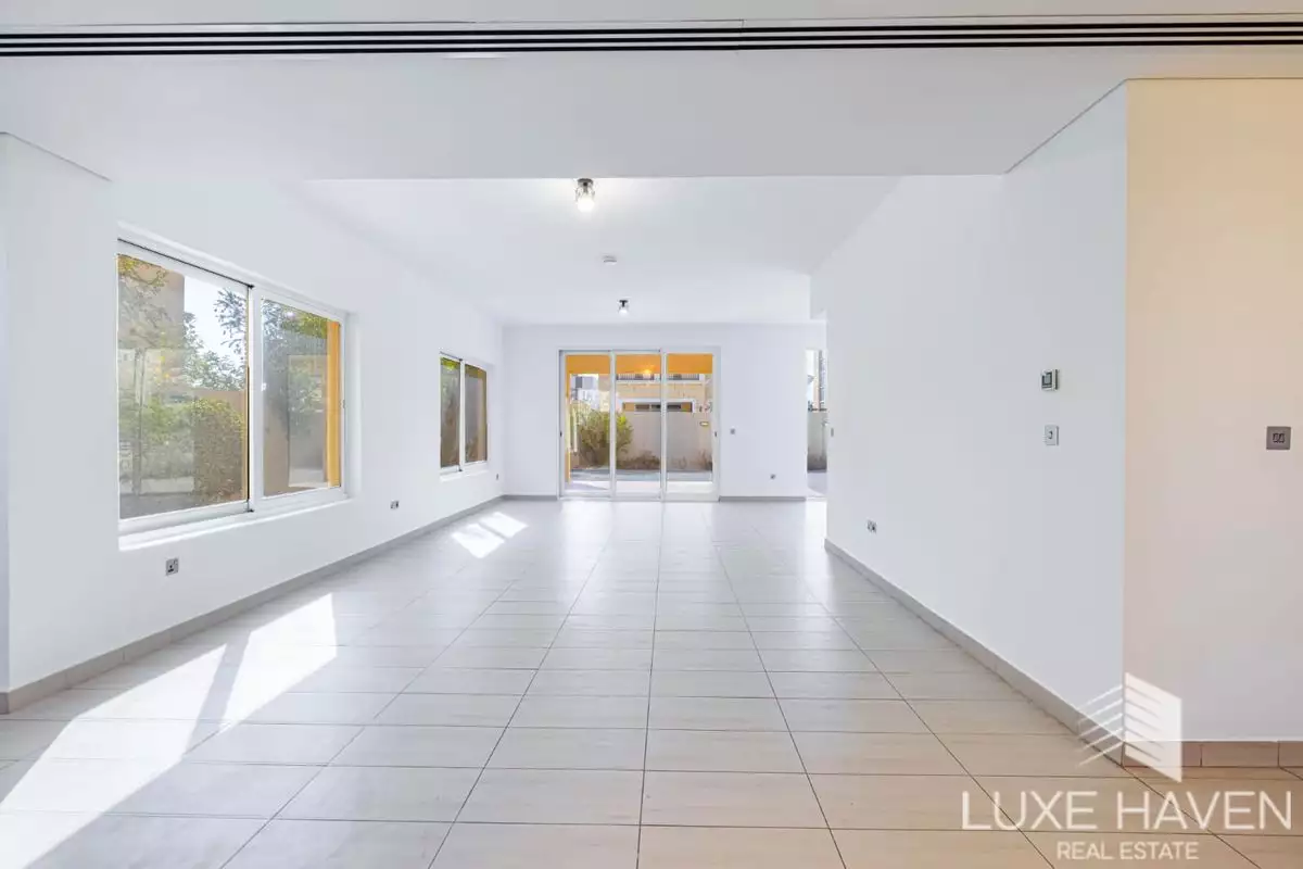 Villa 454m² in UAE, Dubai. Priced at 1398407€ rent photo-3