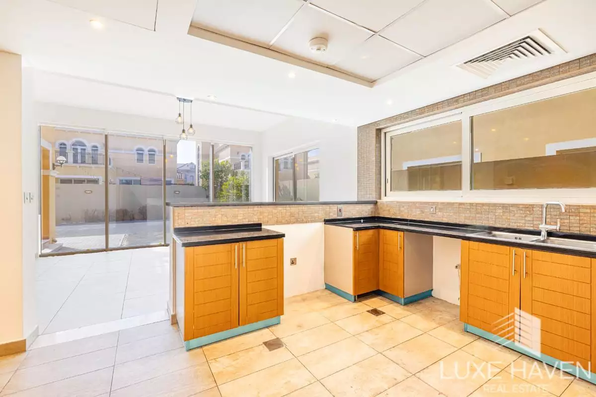 Villa 454m² in UAE, Dubai. Priced at 1398407€ rent photo-20