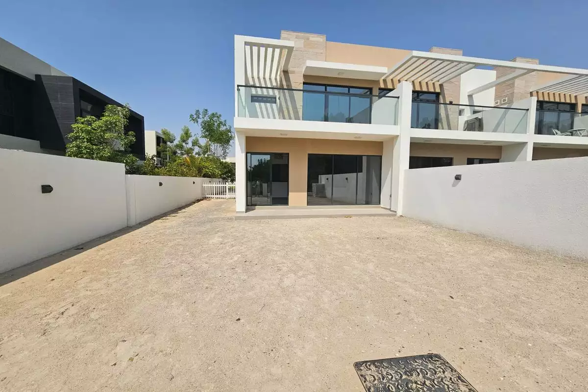 Townhouse 191m² in UAE, Dubai. Priced at 874004€ rent photo-2