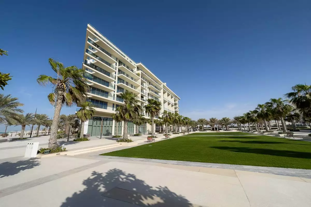 Flat 494m² in UAE, Abu Dhabi. Priced at 4632567€ rent photo-2