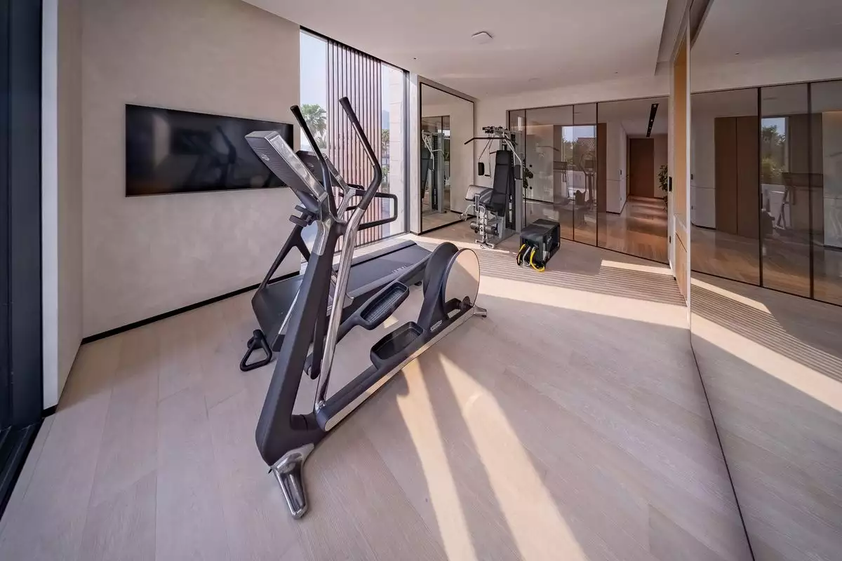 Villa 872m² in UAE, Dubai. Priced at 37457325€ rent photo-13