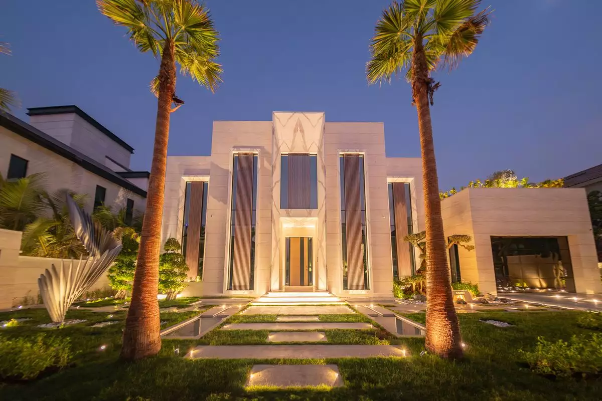 Villa 872m² in UAE, Dubai. Priced at 37457325€ rent photo-28