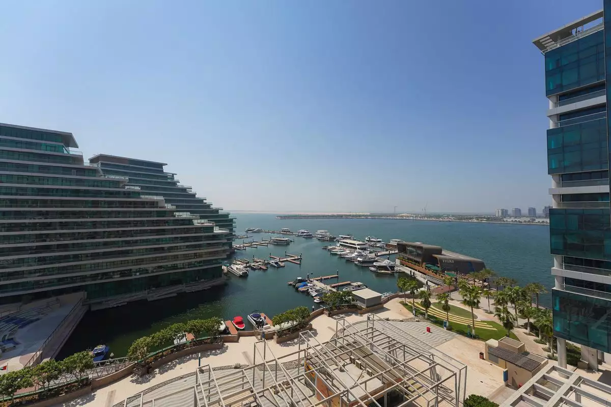 Flat 128m² in UAE, Abu Dhabi. Priced at 536888€ rent photo-1
