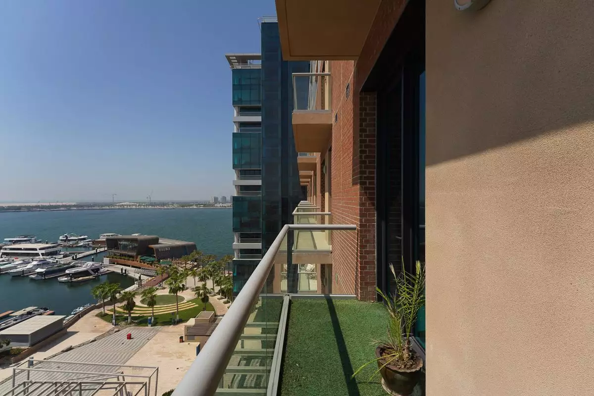 Flat 128m² in UAE, Abu Dhabi. Priced at 536888€ rent photo-3