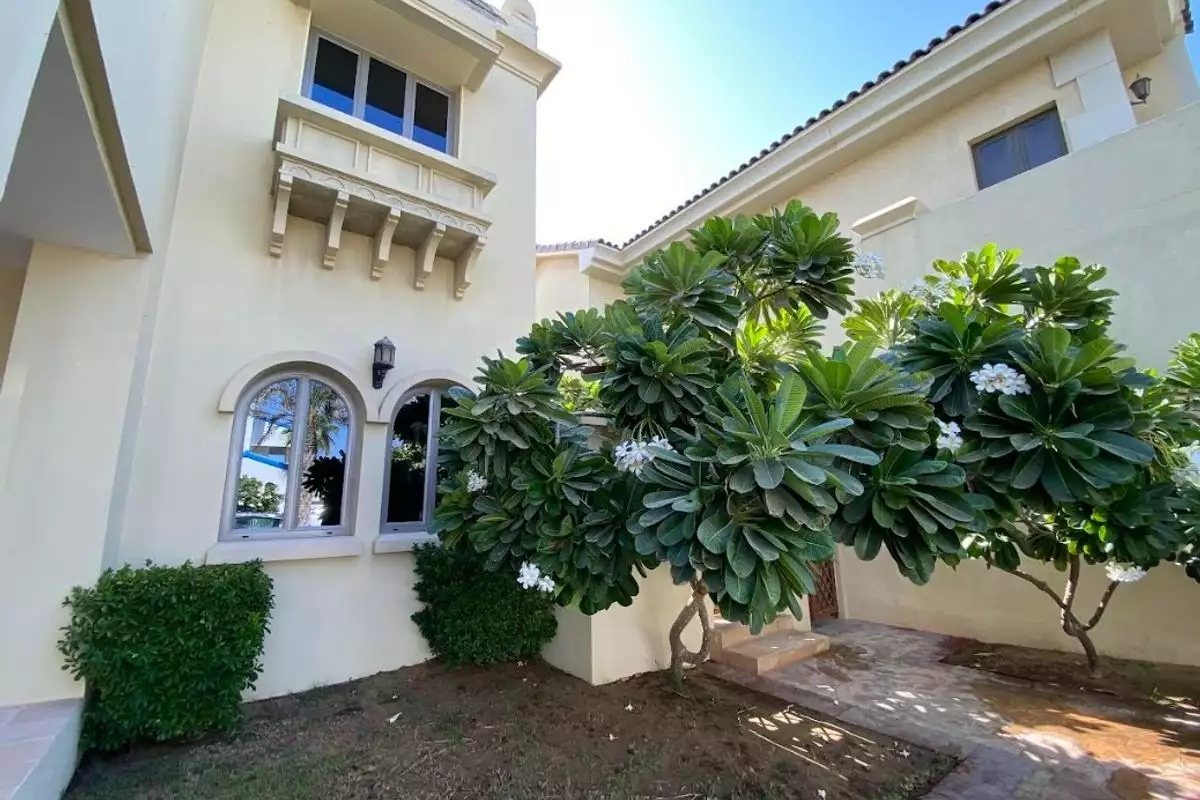 Villa 624m² in UAE, Dubai. Priced at 6442660€ rent photo-3