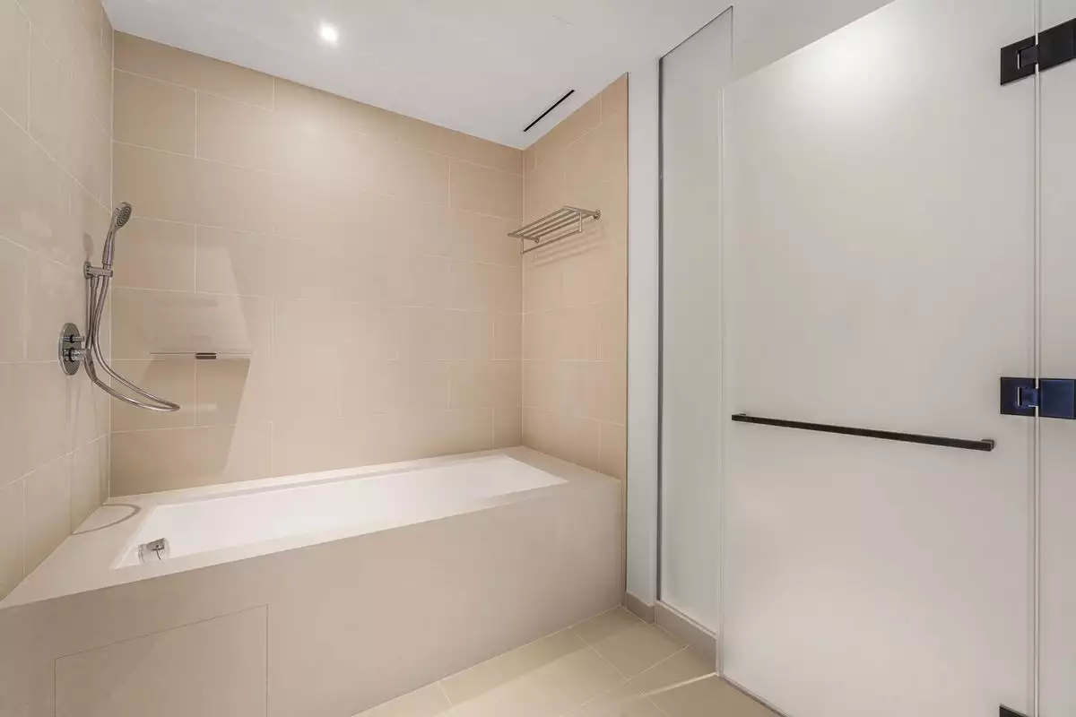 Flat 102m² in UAE, Dubai. Priced at 1223606€ rent photo-12