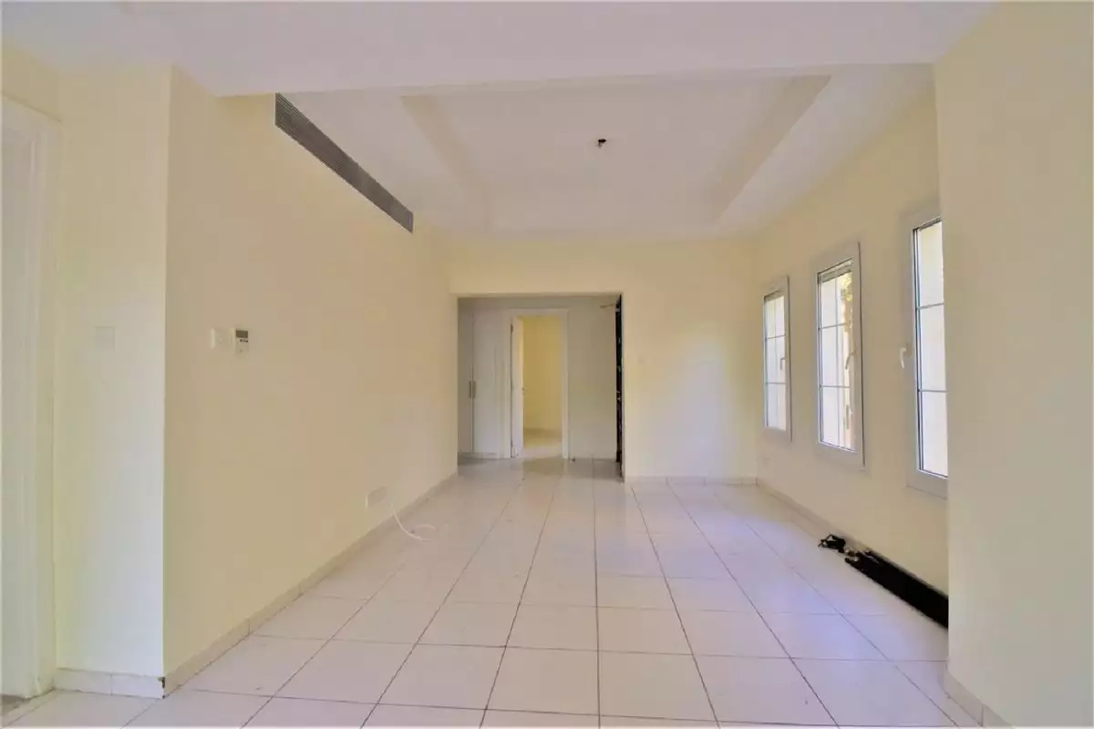 Townhouse 329m² in UAE, Dubai. Priced at 1048805€ rent photo-2