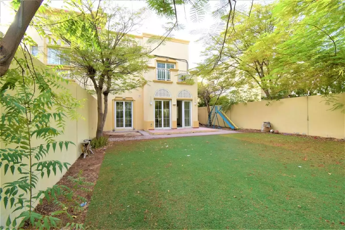 Townhouse 329m² in UAE, Dubai. Priced at 1048805€ rent photo-4