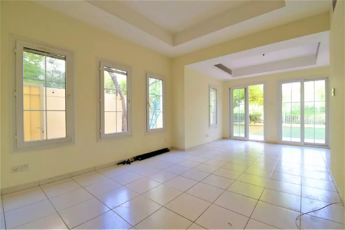 Townhouse 329m² in UAE, Dubai. Priced at 1048805€ rent photo-5