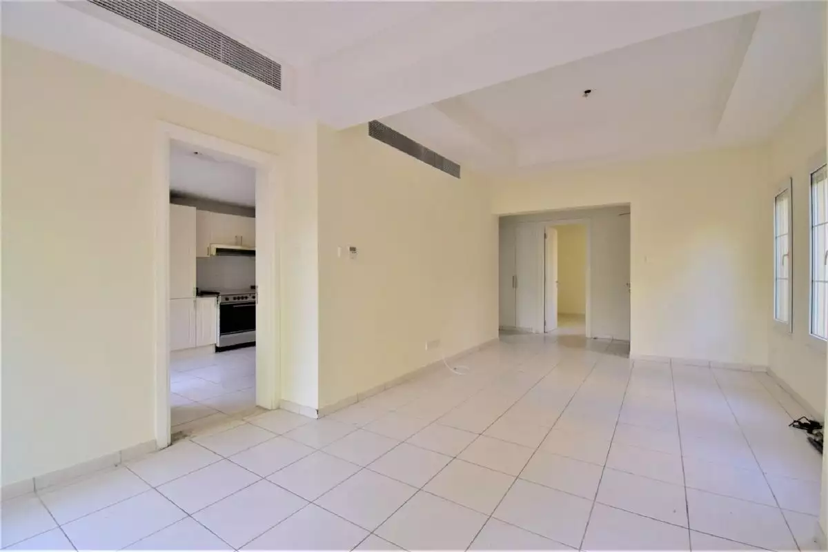 Townhouse 329m² in UAE, Dubai. Priced at 1048805€ rent photo-6