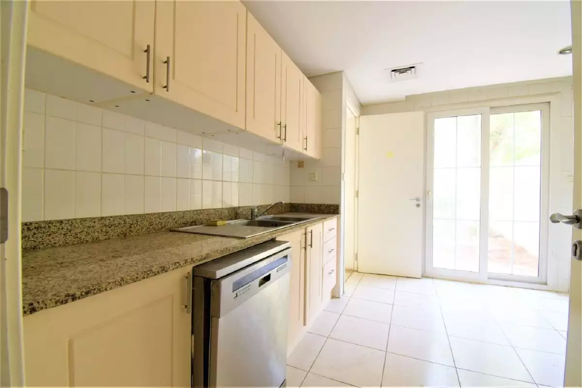 Townhouse 329m² in UAE, Dubai. Priced at 1048805€ rent photo-8