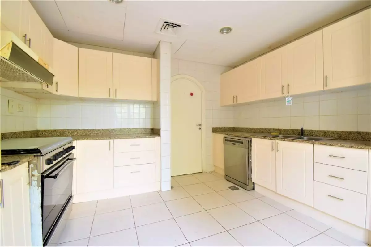 Townhouse 329m² in UAE, Dubai. Priced at 1048805€ rent photo-9