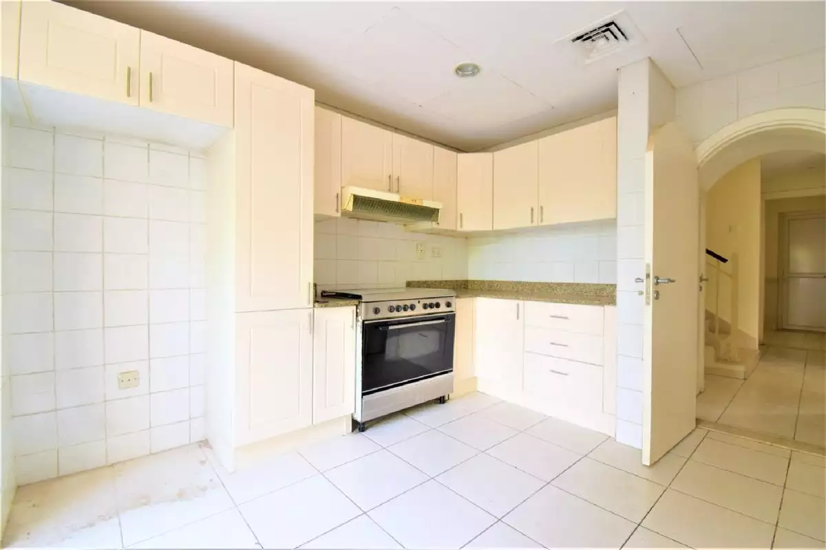 Townhouse 329m² in UAE, Dubai. Priced at 1048805€ rent photo-16