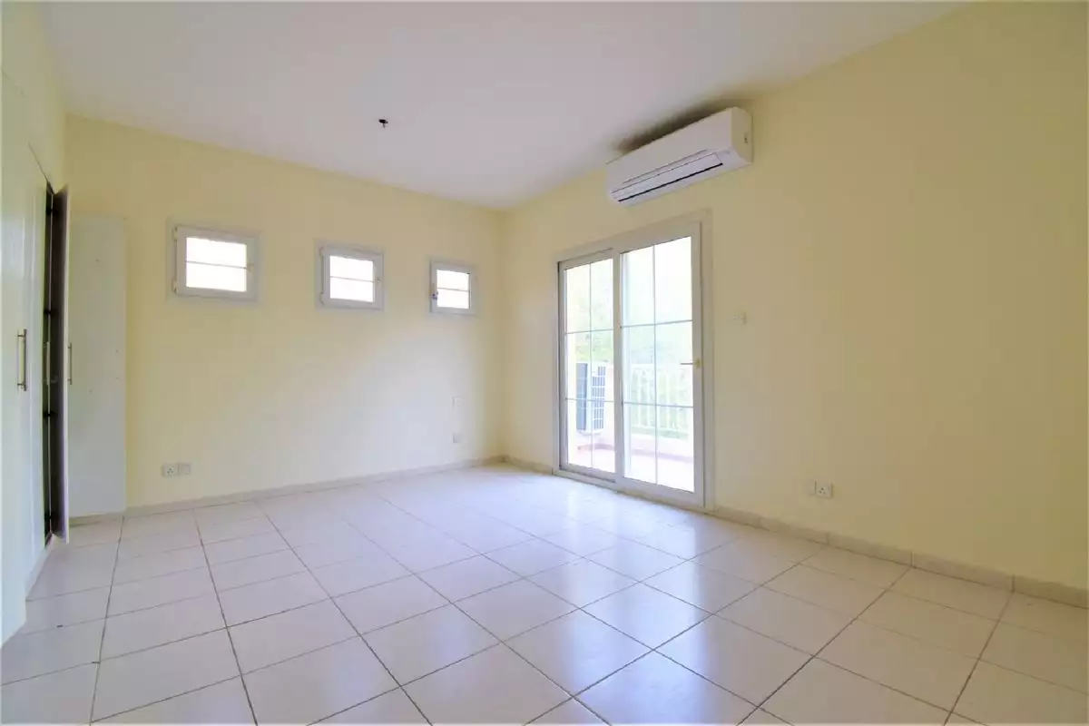 Townhouse 329m² in UAE, Dubai. Priced at 1048805€ rent photo-23