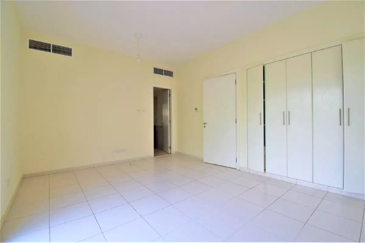 Townhouse 329m² in UAE, Dubai. Priced at 1048805€ rent photo-25