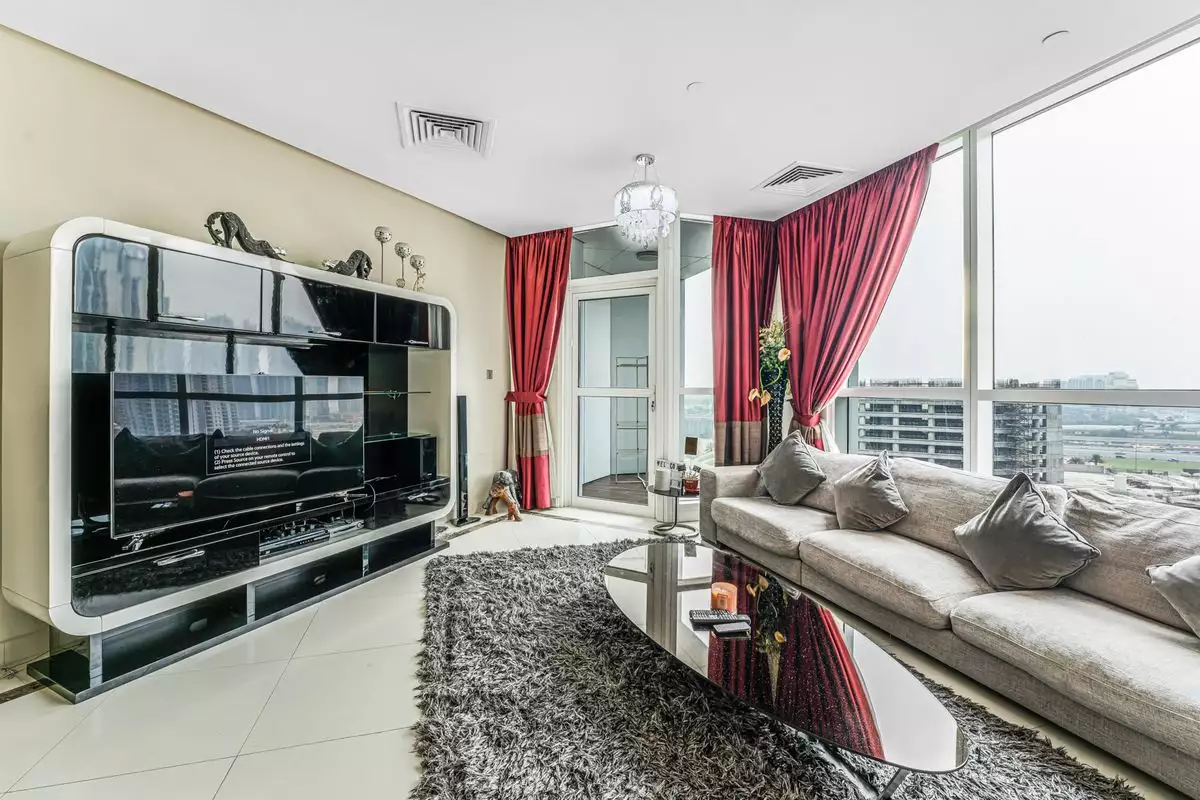 Flat 199m² in UAE, Dubai. Priced at 749146€ rent photo-1