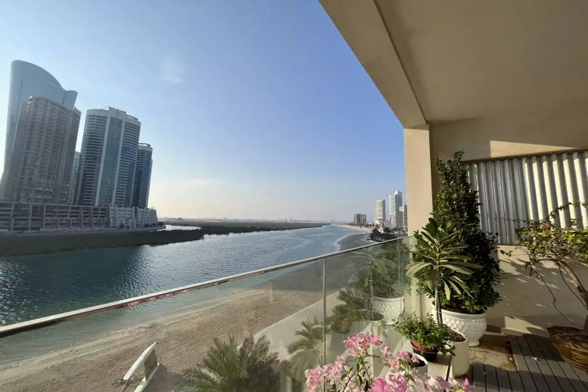 Flat 194m² in UAE, Abu Dhabi. Priced at 923947€ rent photo-13