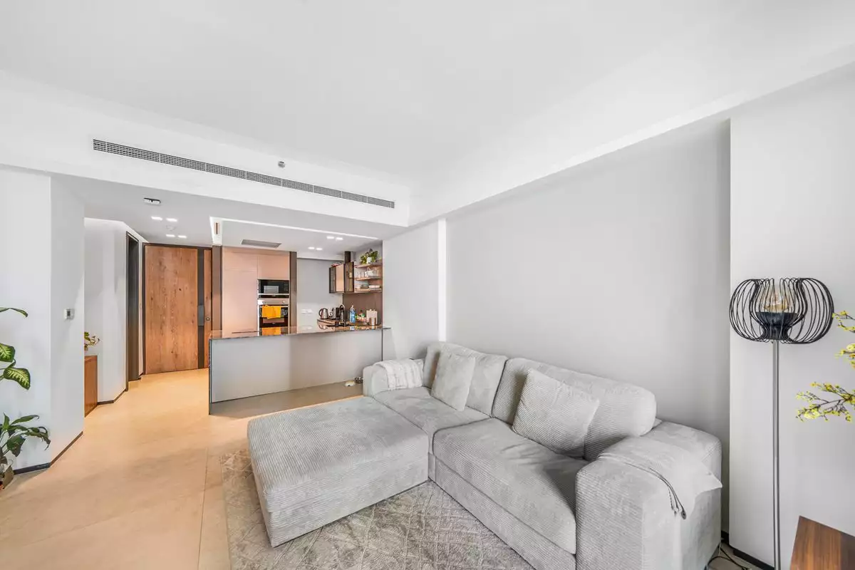 Flat 105m² in UAE, Dubai. Priced at 561860€ rent photo-2