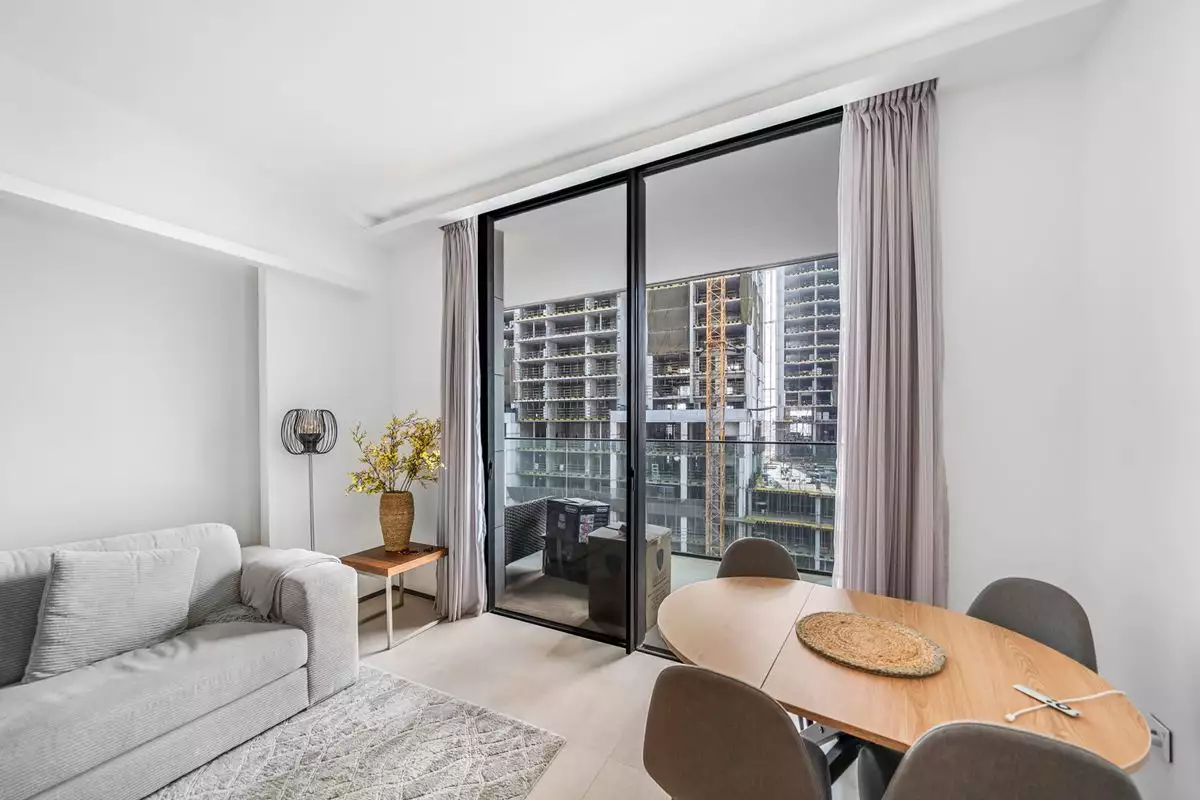 Flat 105m² in UAE, Dubai. Priced at 561860€ rent photo-4