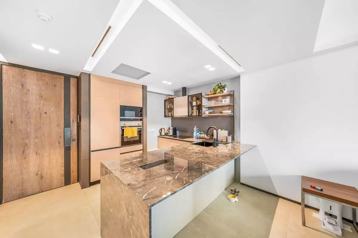 Flat 105m² in UAE, Dubai. Priced at 561860€ rent photo-8