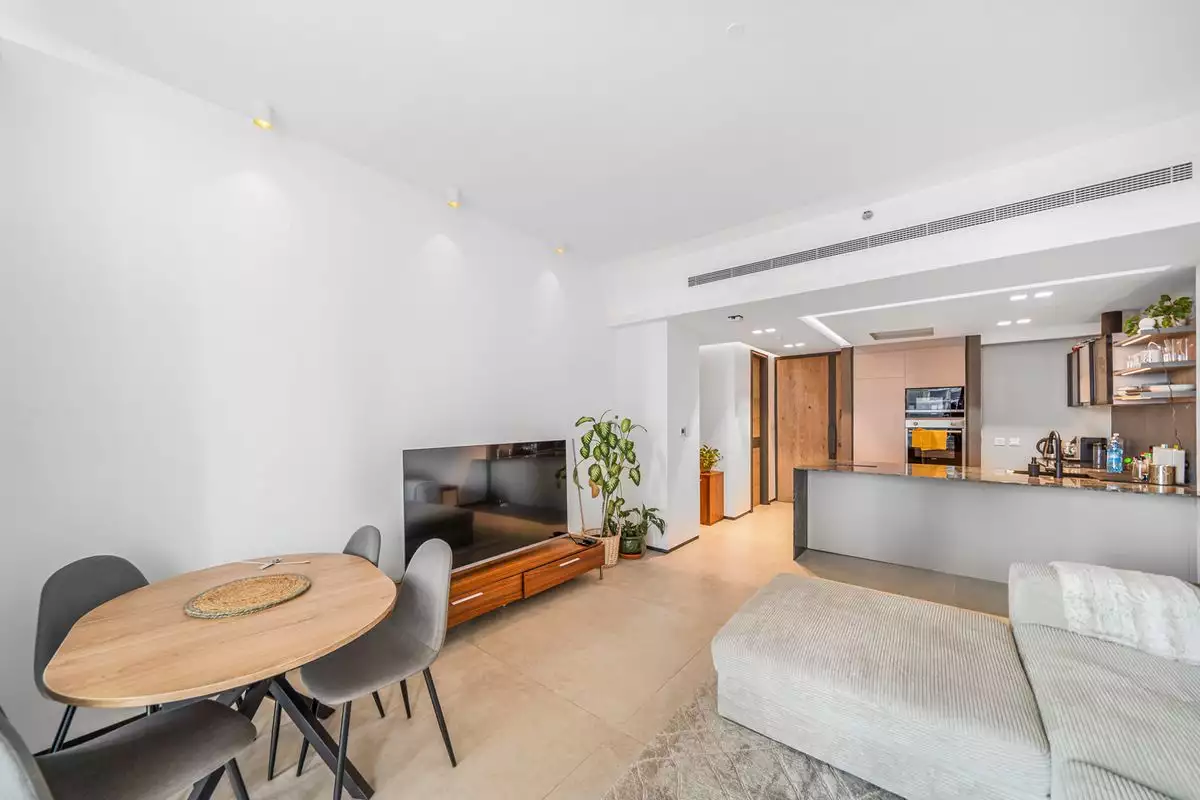 Flat 105m² in UAE, Dubai. Priced at 561860€ rent photo-9