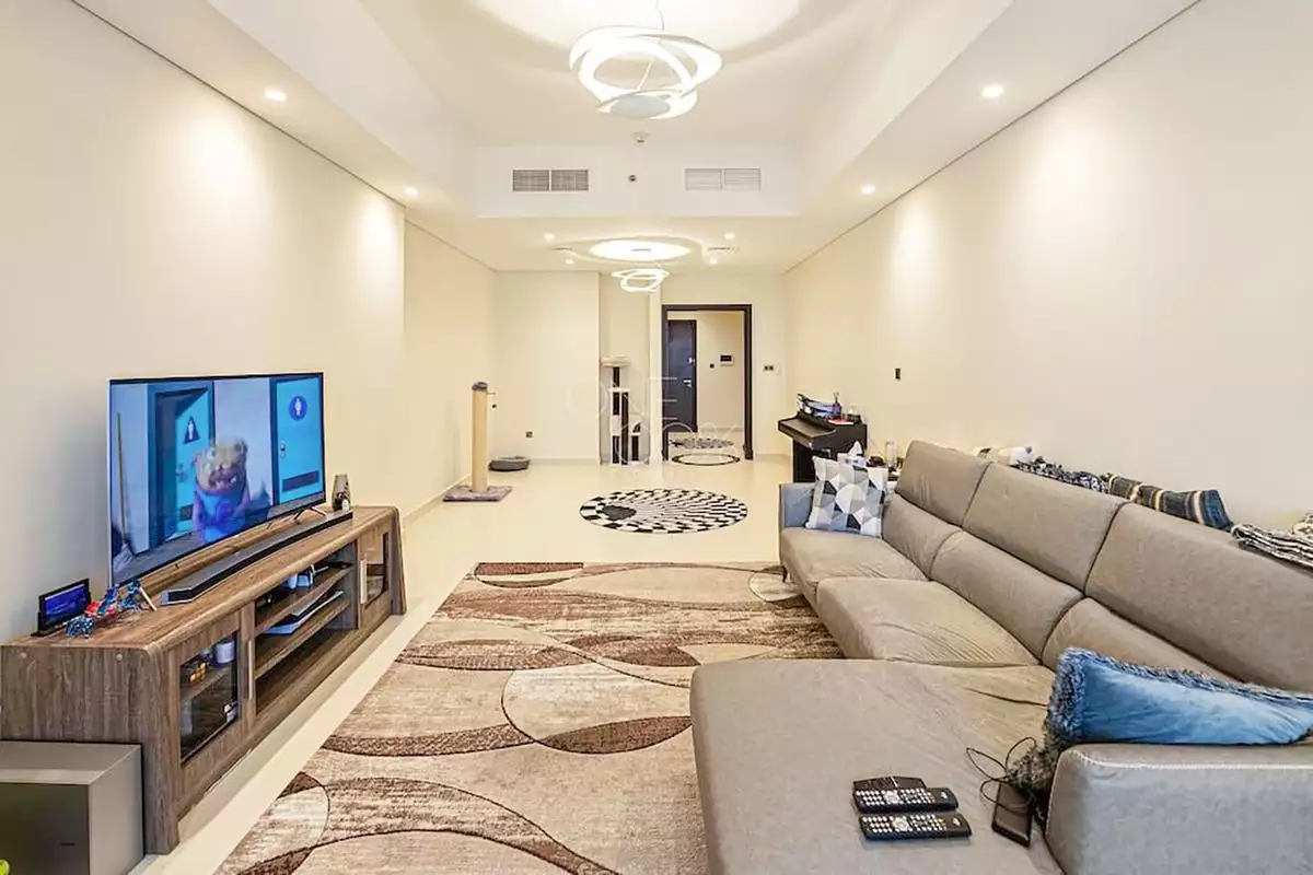 Flat 200m² in UAE, Dubai. Priced at 986376€ rent photo-4