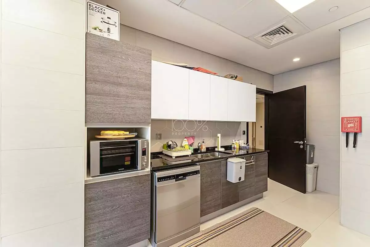 Flat 200m² in UAE, Dubai. Priced at 986376€ rent photo-9