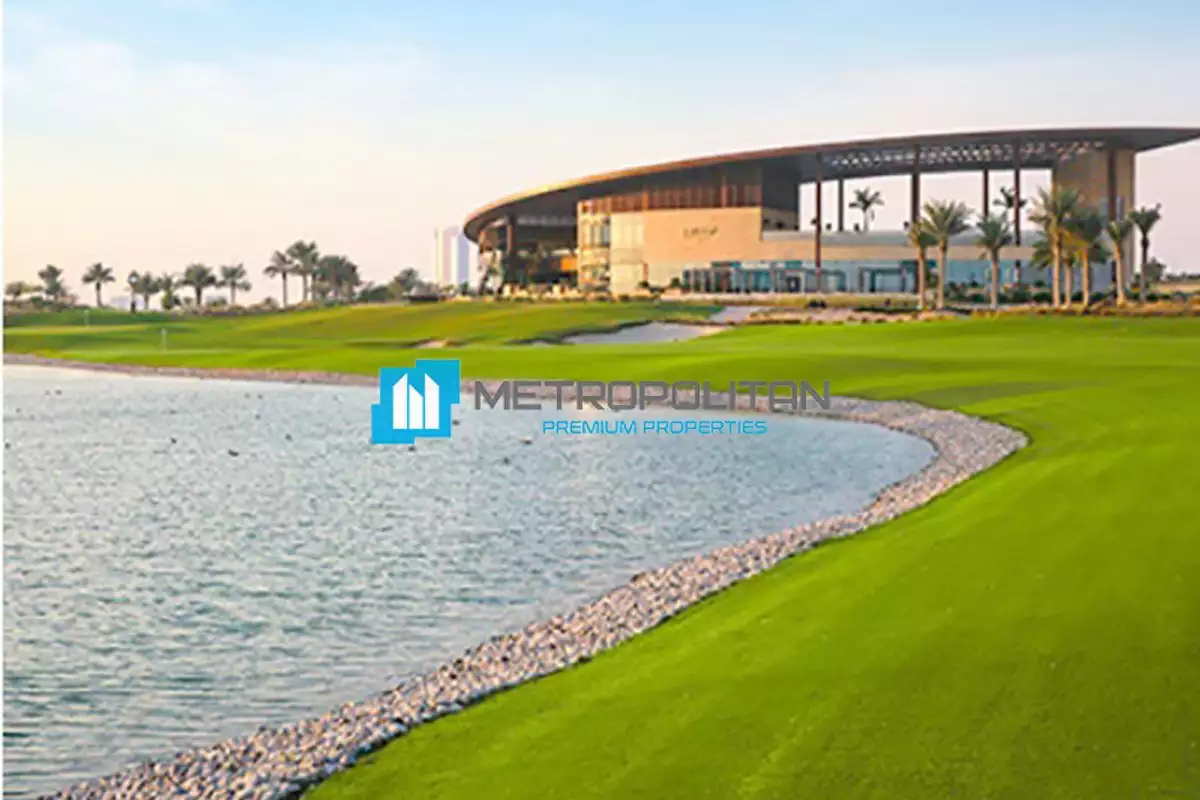 Townhouse 211m² in UAE, Dubai. Priced at 549374€ rent photo-1