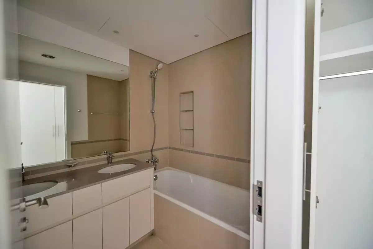 Flat 137m² in UAE, Dubai. Priced at 292583€ rent photo-9