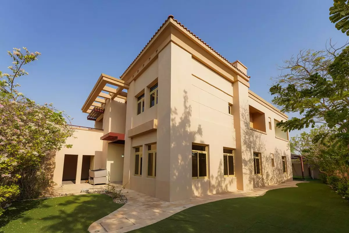 Villa 633m² in UAE, Abu Dhabi. Priced at 1523871€ rent photo-2