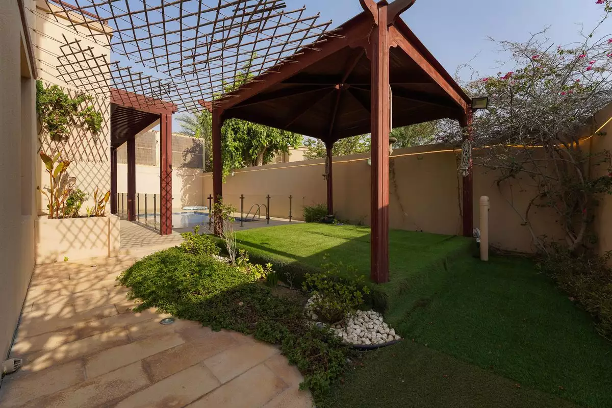Villa 633m² in UAE, Abu Dhabi. Priced at 1523871€ rent photo-4