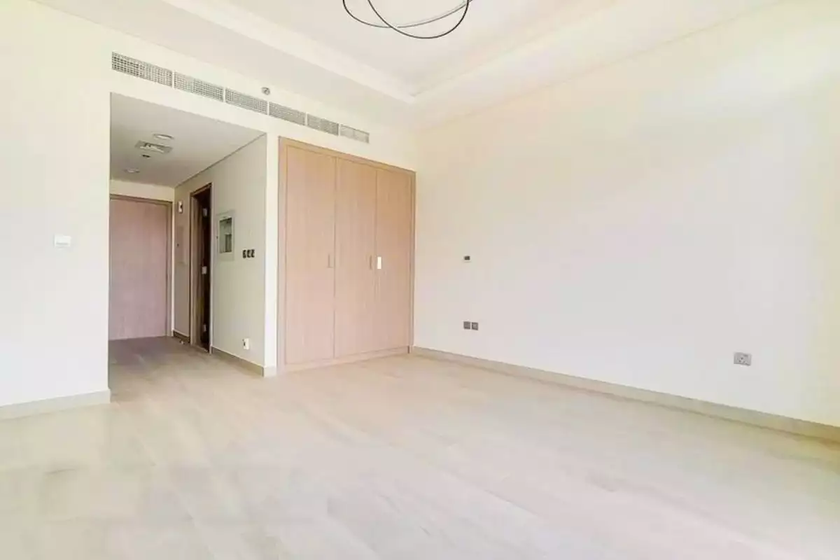 Flat 32m² in UAE, Dubai. Priced at 187287€ rent photo-2