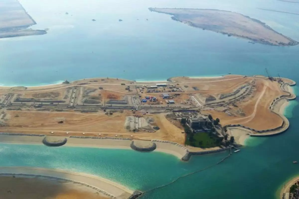 Land 1766m² in UAE, Abu Dhabi. Priced at 1950555€ rent photo-5