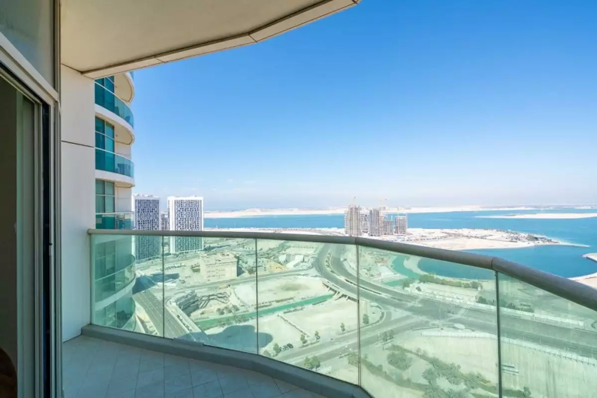 Flat 194m² in UAE, Abu Dhabi. Priced at 548593€ rent photo-1