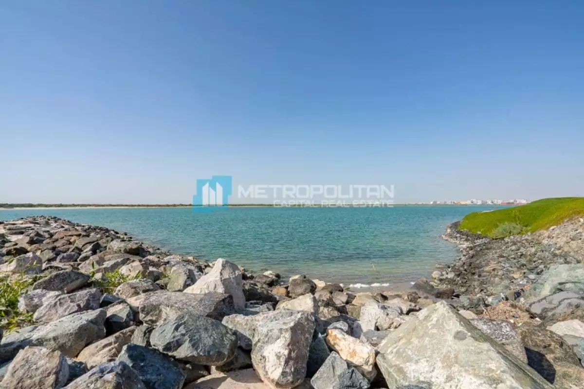 Townhouse 641m² in UAE, Abu Dhabi. Priced at 1997724€ rent photo-3