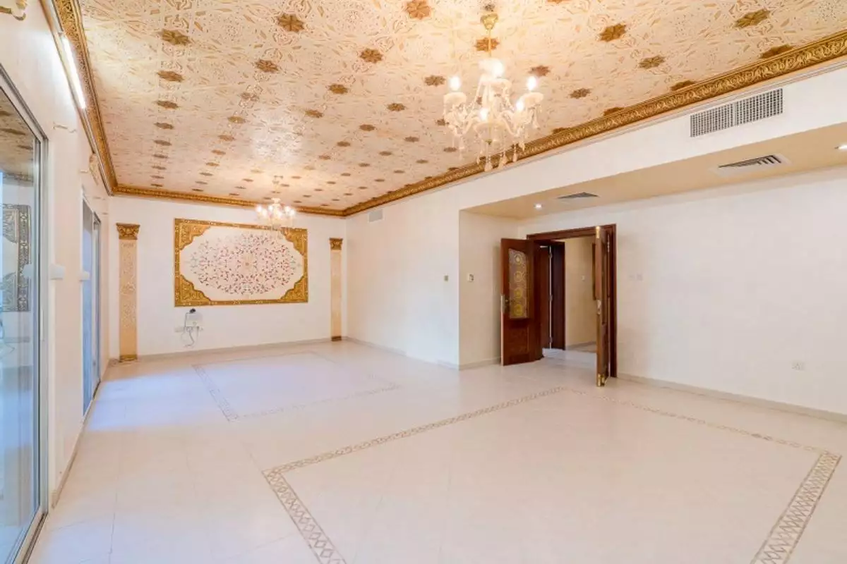 Villa 279m² in UAE, Abu Dhabi. Priced at 749146€ rent photo-1