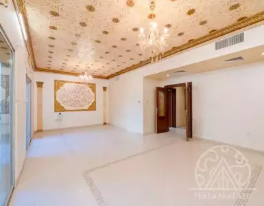Buy in UAE for 749146€