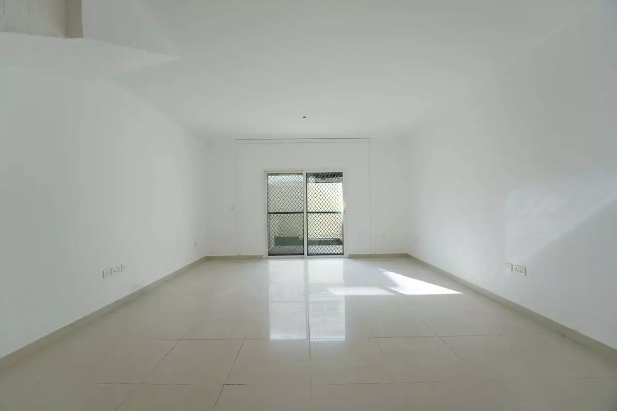 Villa 174m² in UAE, Abu Dhabi. Priced at 374573€ rent photo-4