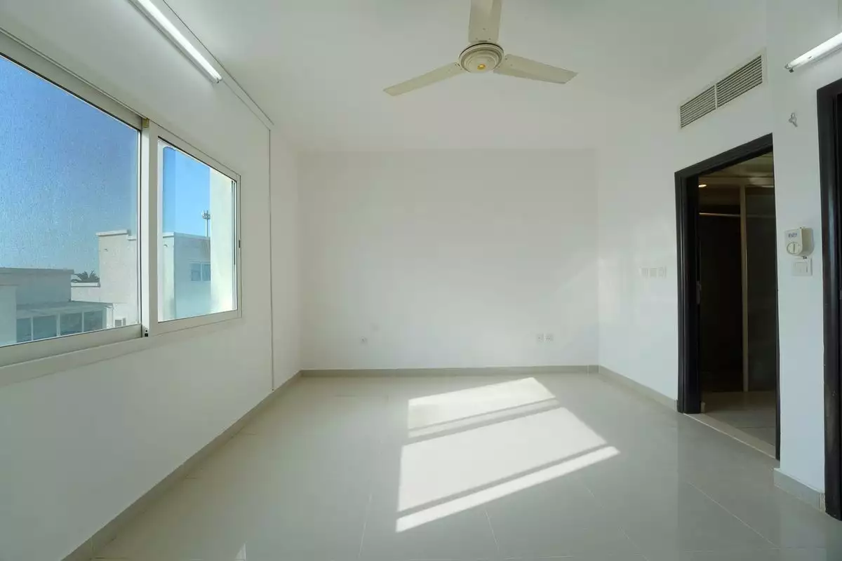 Villa 174m² in UAE, Abu Dhabi. Priced at 374573€ rent photo-16