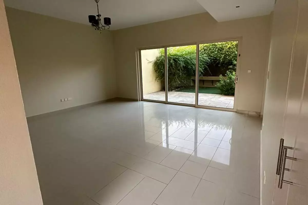 Townhouse 301m² in UAE, Abu Dhabi. Priced at 699203€ rent photo-3