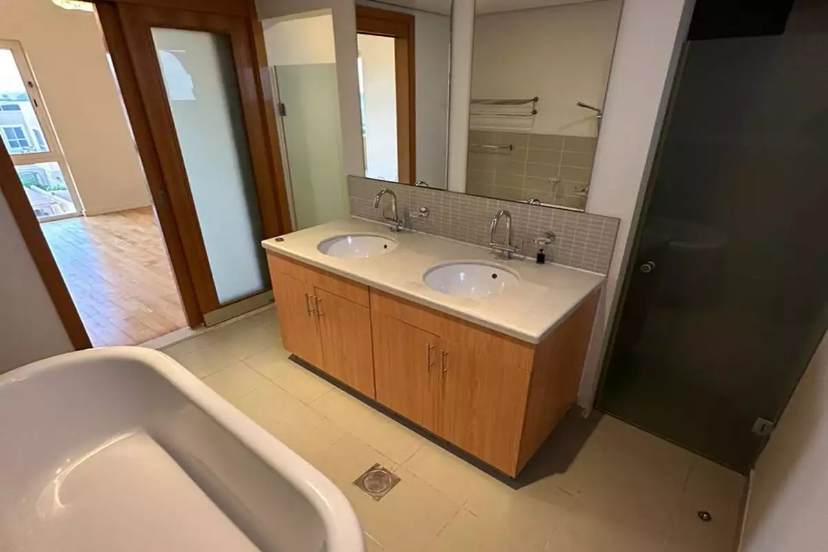 Townhouse 301m² in UAE, Abu Dhabi. Priced at 699203€ rent photo-13