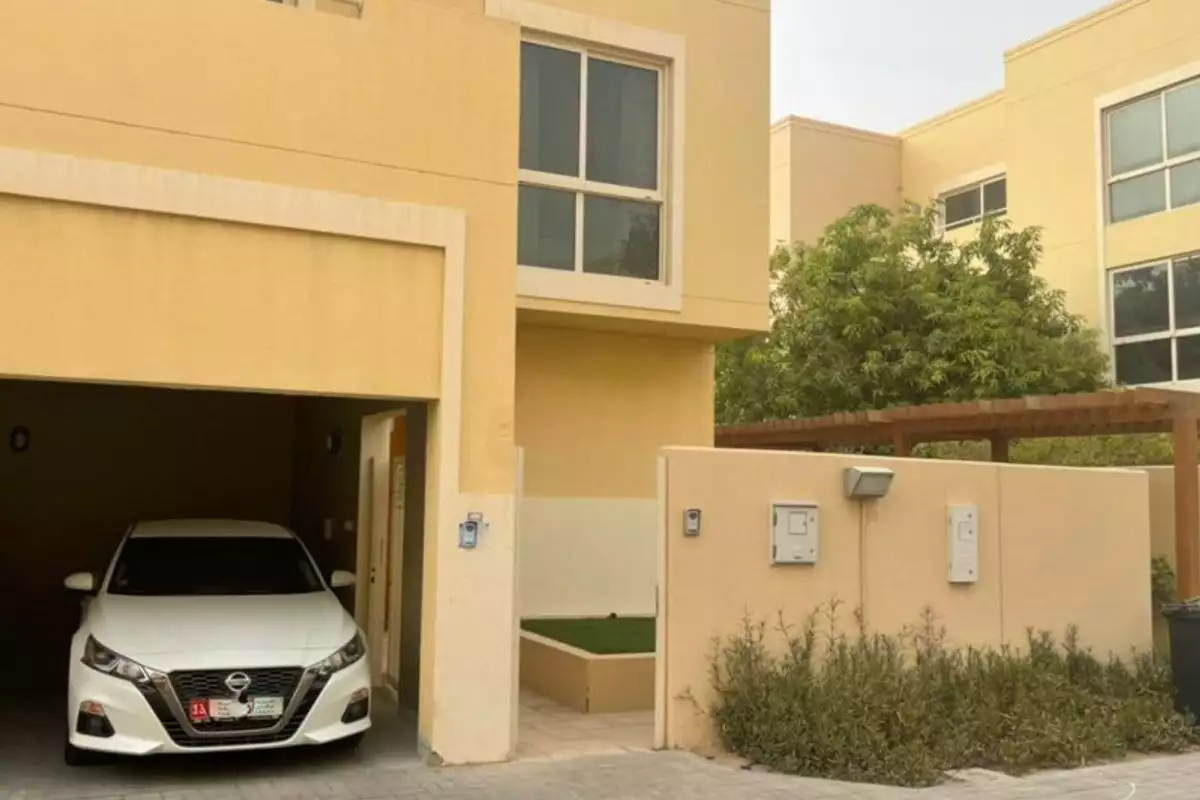 Townhouse 240m² in UAE, Abu Dhabi. Priced at 699203€ rent photo-2