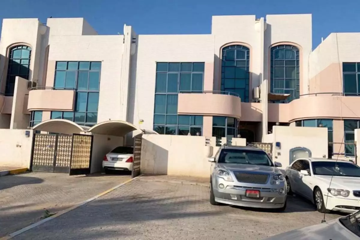 Villa 1394m² in UAE, Abu Dhabi. Priced at 3657290€ rent photo-3