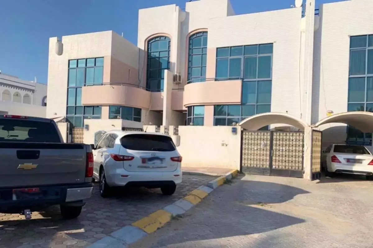 Villa 1394m² in UAE, Abu Dhabi. Priced at 3657290€ rent photo-7