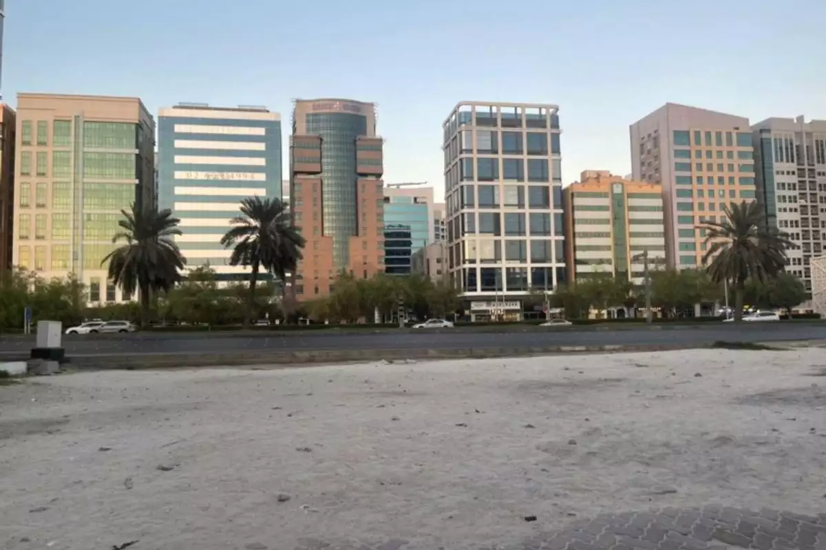 Land 297m² in UAE, Abu Dhabi. Priced at 3169651€ rent photo-1