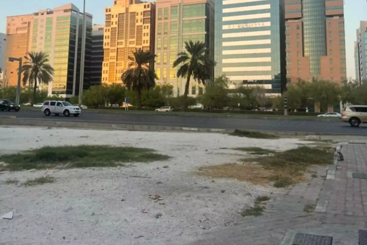 Land 297m² in UAE, Abu Dhabi. Priced at 3169651€ rent photo-3