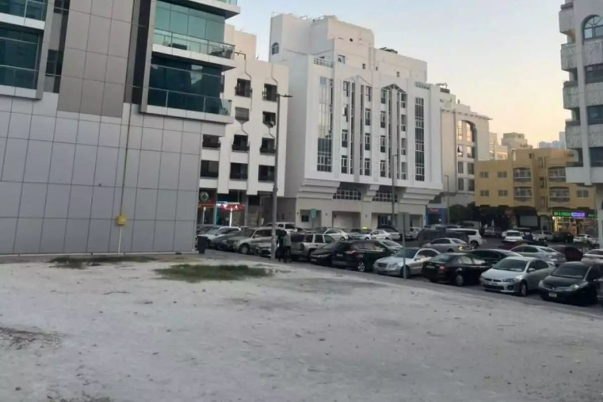 Land 297m² in UAE, Abu Dhabi. Priced at 3169651€ rent photo-4